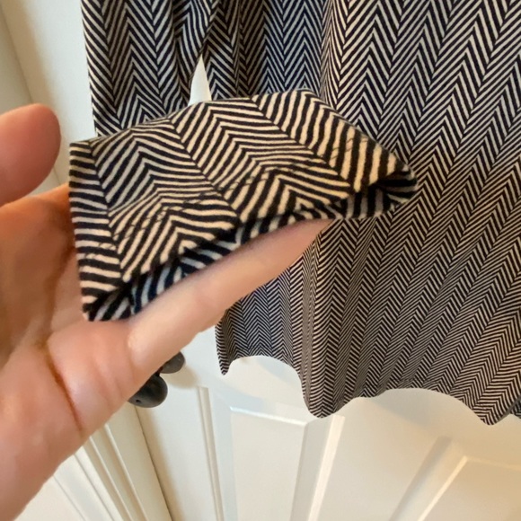 J McLaughlin lightweight knit turtleneck, size small - Picture 4 of 7